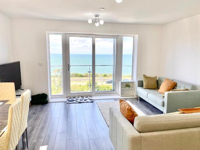 Lovely New 2 Bedroom Condo With Stunning Seaviews Penmaen-mawr Exterior foto